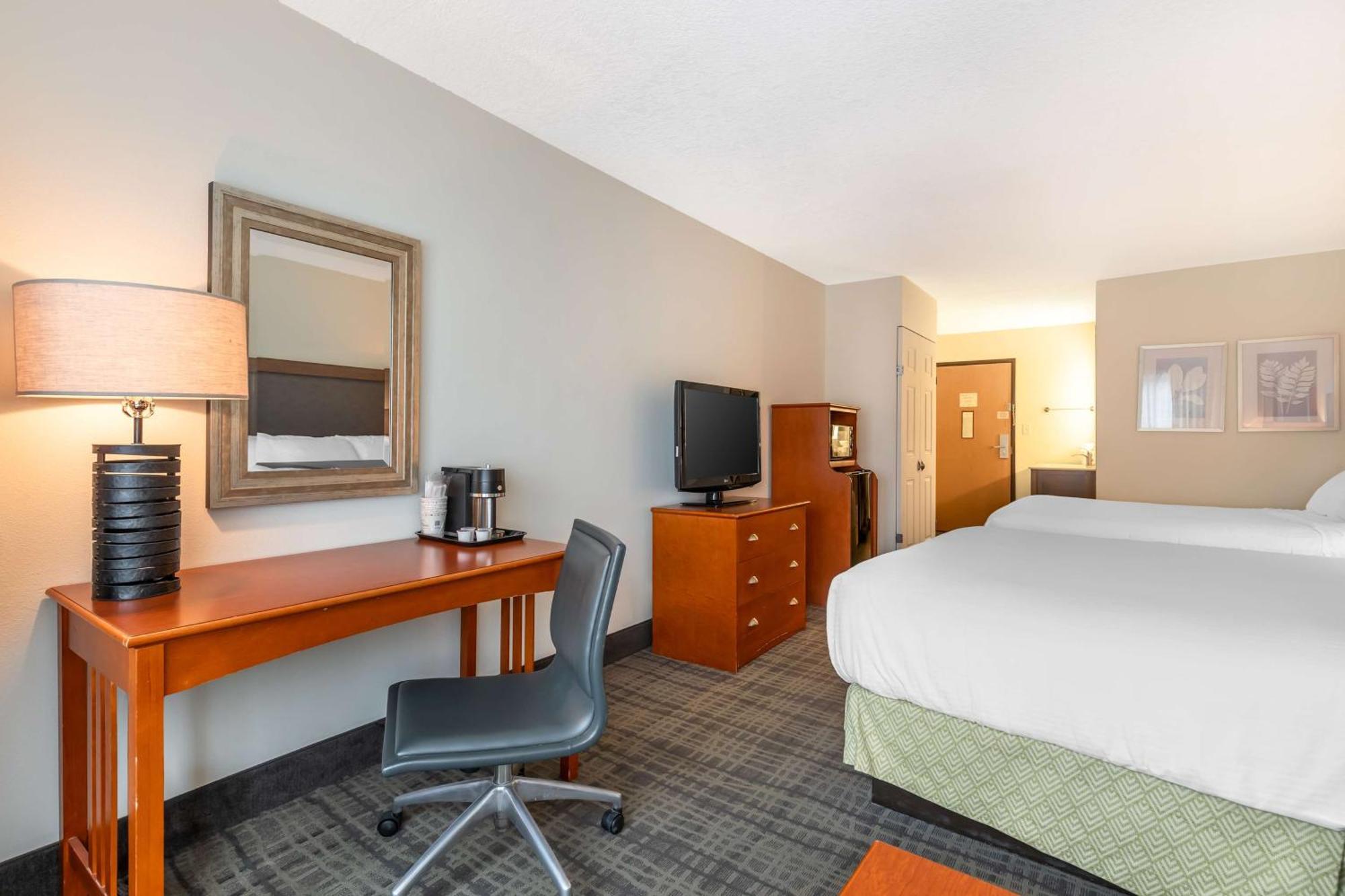 Best Western Plus University Park Inn & Suites Ames Ngoại thất bức ảnh