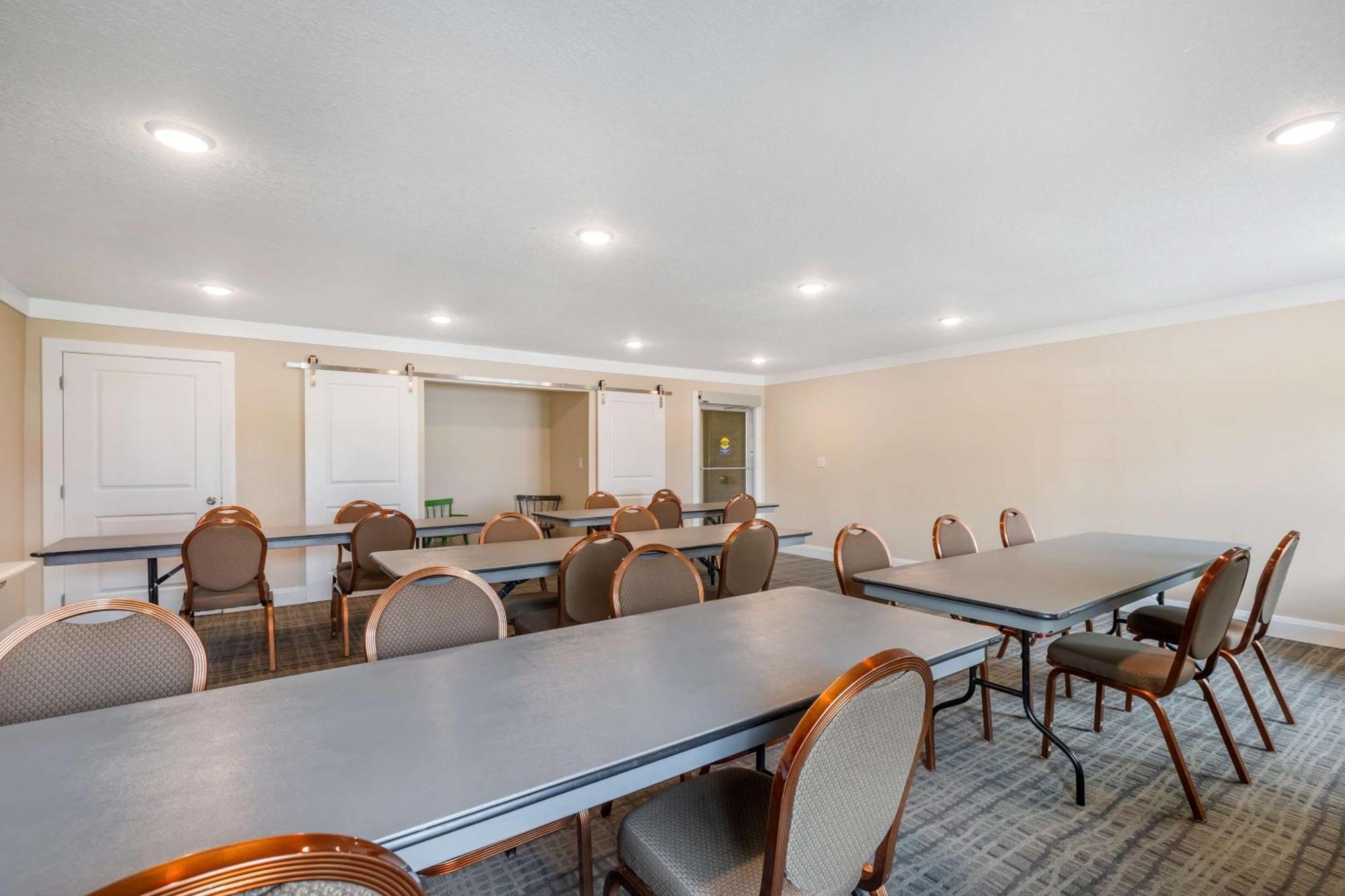 Best Western Plus University Park Inn & Suites Ames Ngoại thất bức ảnh