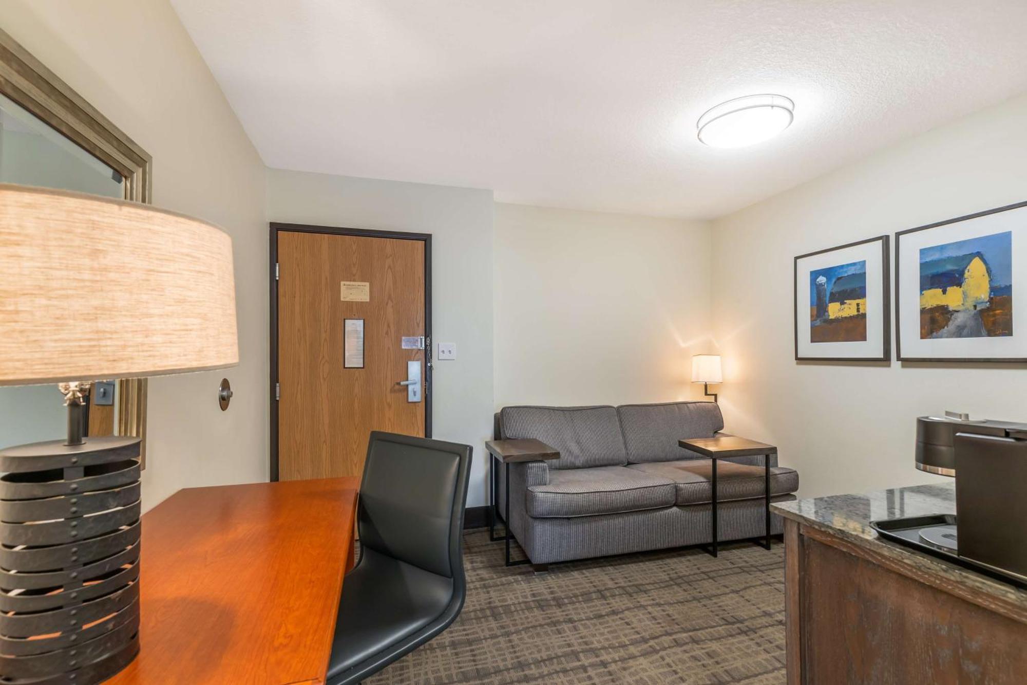 Best Western Plus University Park Inn & Suites Ames Ngoại thất bức ảnh
