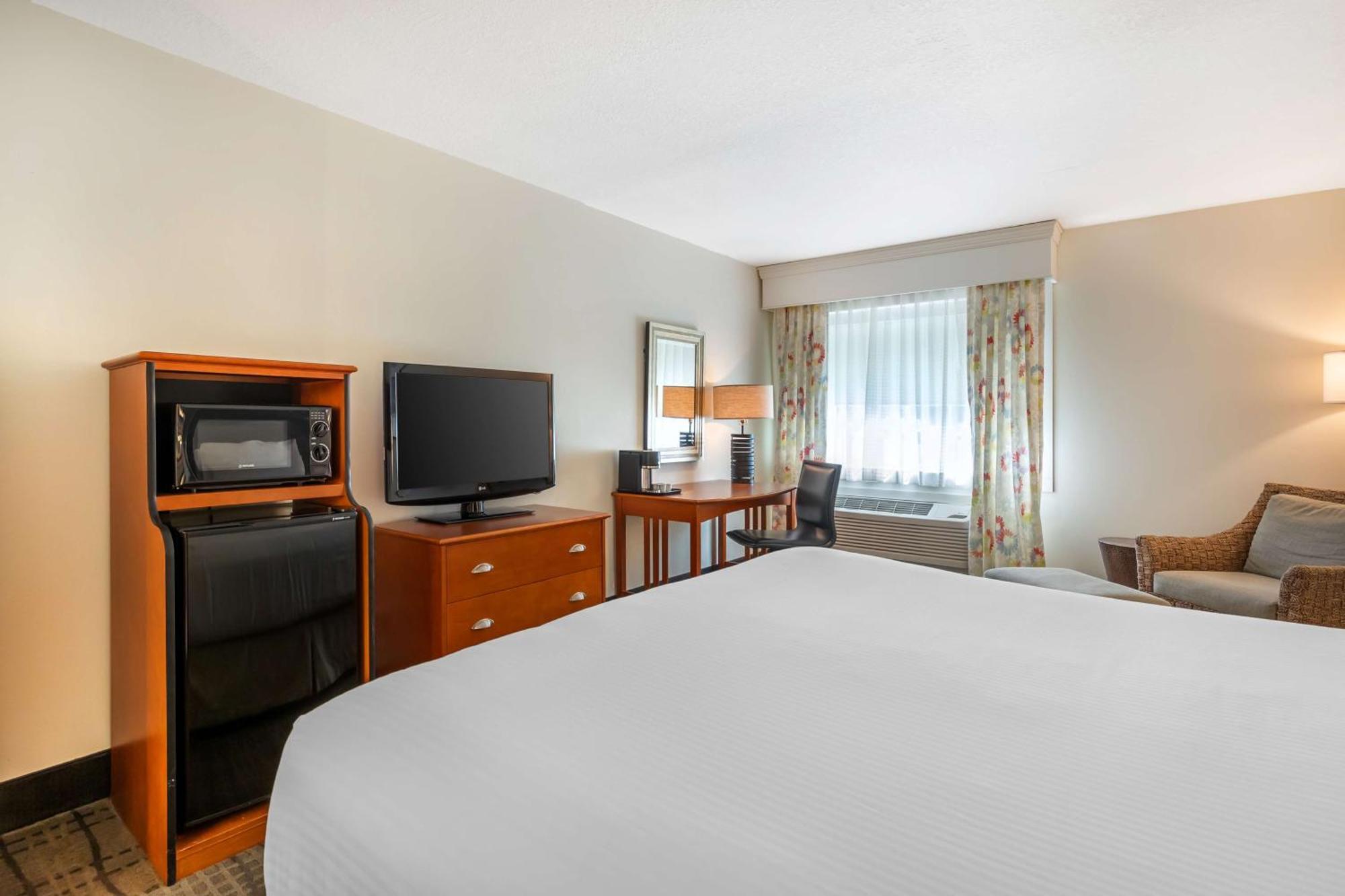 Best Western Plus University Park Inn & Suites Ames Ngoại thất bức ảnh