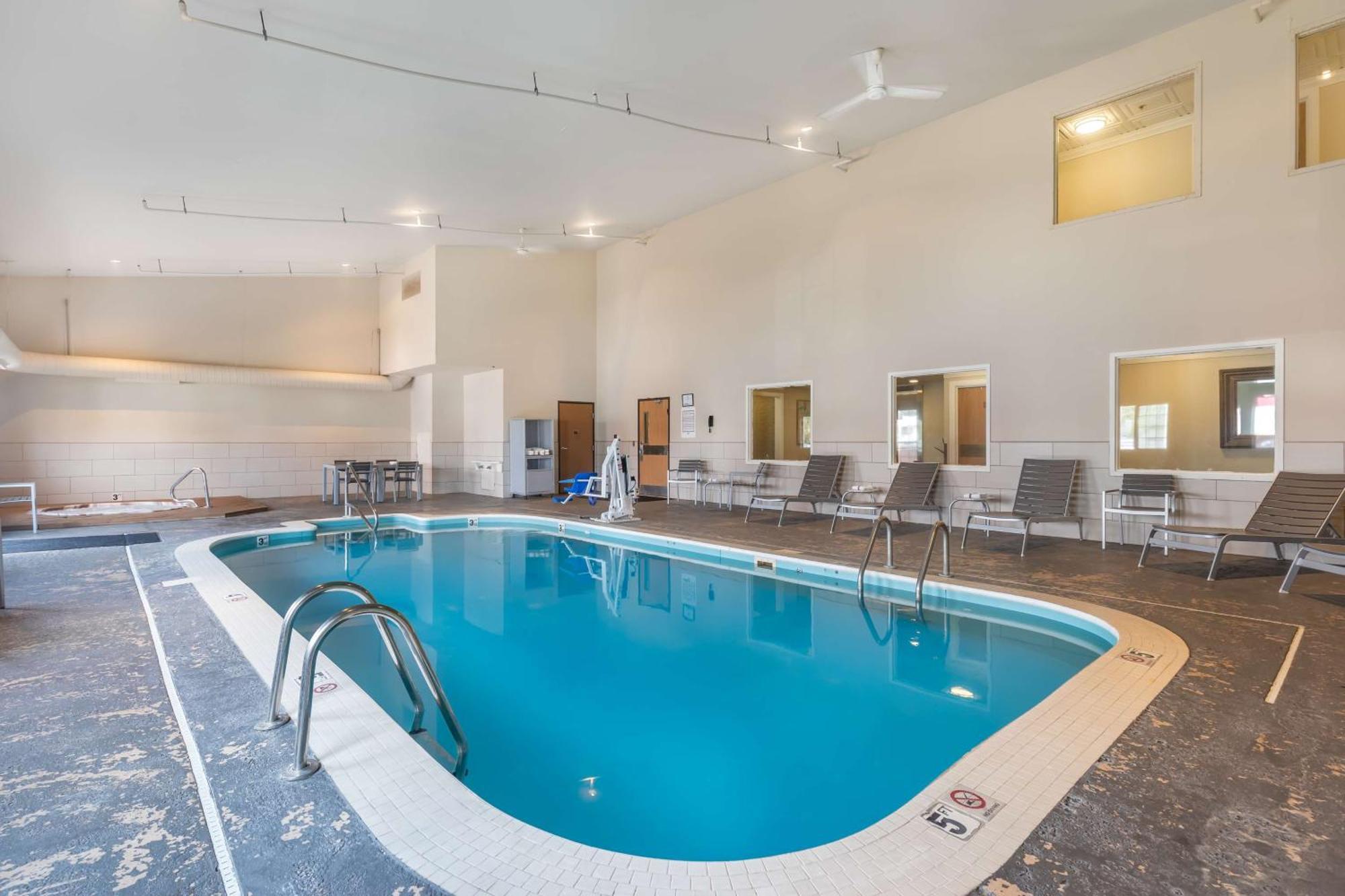 Best Western Plus University Park Inn & Suites Ames Ngoại thất bức ảnh