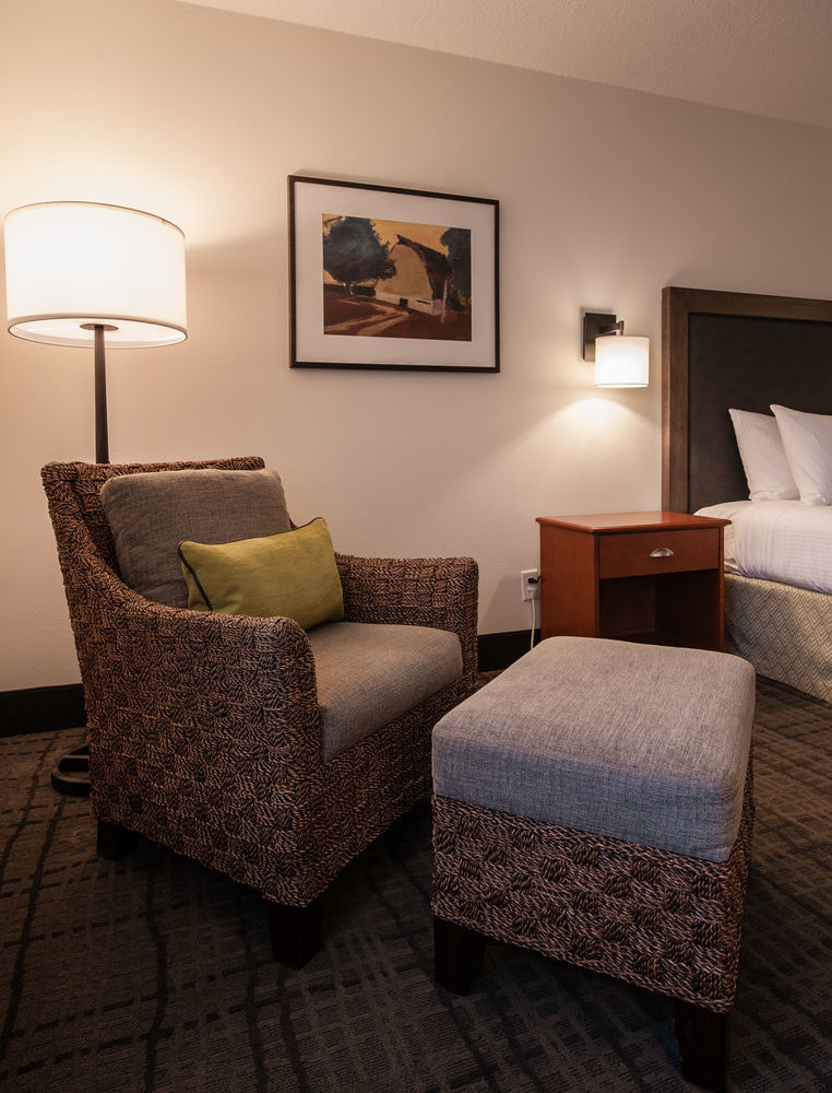 Best Western Plus University Park Inn & Suites Ames Ngoại thất bức ảnh
